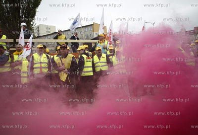 Gdansk. Demonstracja ponad 3 tys. zwiazkowcow z Grupy...