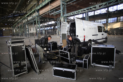 Stocznia Gdańsk. Zespol Big Cyc realizuje teledysk...