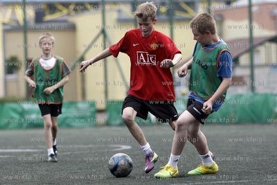 Gdansk Zaspa. Pilkarski turniej dzikich druzyn Do przerwy...