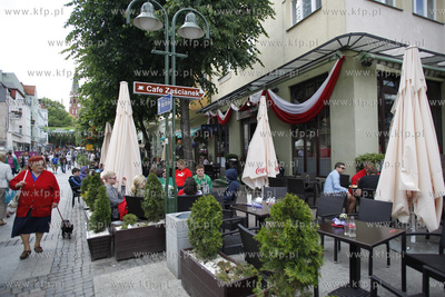 Sopot. Polska flaga w jednym z pubow na ul. Boh. Monte...