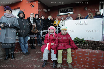 Uroczystosc przekazania kluczy nowym mieszkancom kamienic...