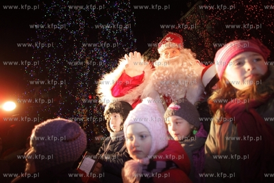 Swiety Mikolaj przybyl do Gdanska i na Dlugim Targu...