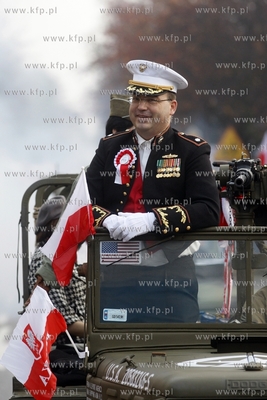 Gdansk. Parada na Swieto Niepodleglosci. Nz. posel...