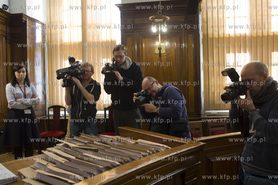 Gdańsk. Ewakuacja sadu okręgowego, po alarmie bombowym,...