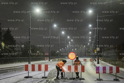 Most Siennicki.został zamknięty dla ruchu kołowego,...