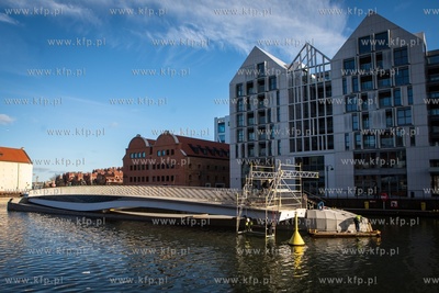 Gdańsk, budowa obrotowej kładki, która połączy...
