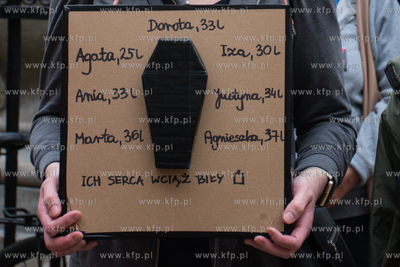 Gdańsk, okolice Dworu Artusa. Ani Jednej Więcej!...