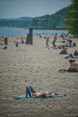 Gdynia. Niedzelne, sloneczne popoludnie na plazy w...