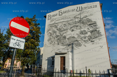 Gdańsk. Wrzeszcz. Remontowana kamienica przy ul Białej,...