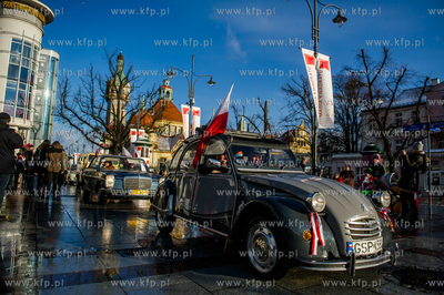 Sopot. Parada zabytkowych wozów strażackich i zabytkowych...