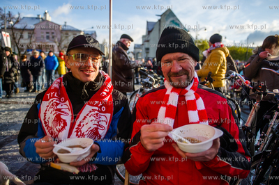 Sopot. Parada zabytkowych wozów strażackich i zabytkowych...