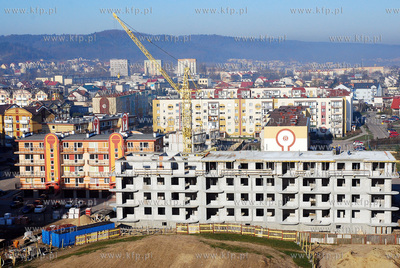 Rumia - Janowo. Nz. (na pierwszym planie) Budowa bloku...