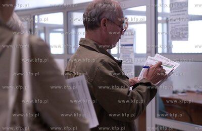 Gdansk. Pierwszy Urzad Skarbowy. Ostatni dzien skladania...