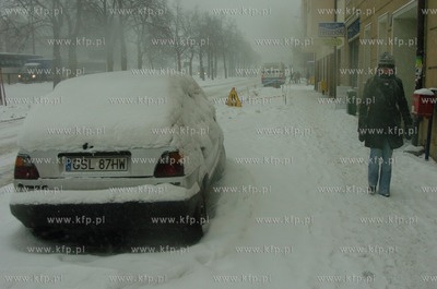 Slupsk zasypany sniegiem, do odsniezania zmobilizowano...