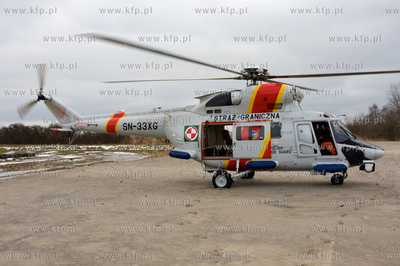 Krynica Morska. Nz. PZL W-3AM Anakonda Lotnictwo Straży...