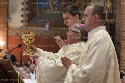 W Bazylice katedralnej w Pelplinie świecenia biskupie...