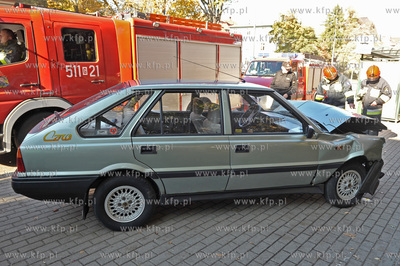 Sopot. Al. Niepodleglosci 752. Samochod Polonez Caro...