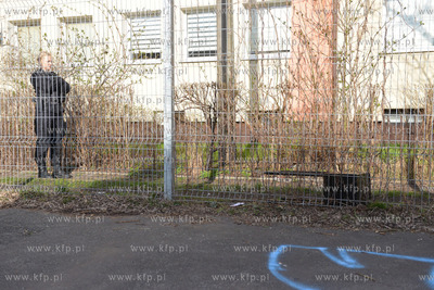 Gdynia. Kradziez skarbony z pieniedzmi z kosciola sw....