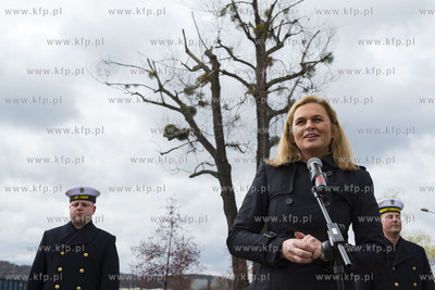 Gdynia. 9. rocznica katastrofy smoleńskiej. Uroczystość...