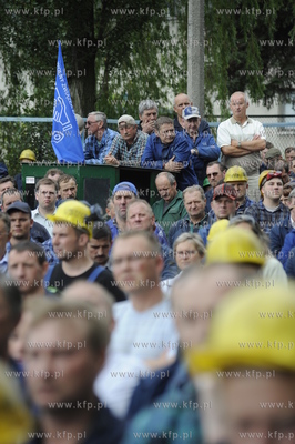 Protest stoczniowcow ze Stoczni Gdynia w związku z...