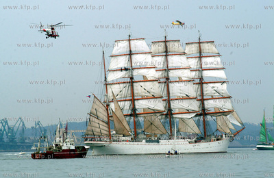 Zlot i regaty zaglowcow Cutty Sark w Gdyni. Parada...