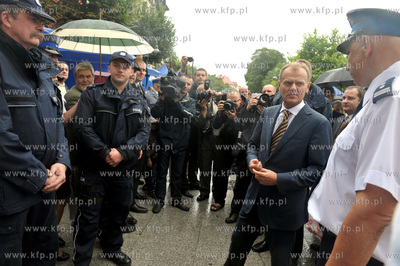 XIII Swiatowy Zjazd Kaszubow w Leborku. Premier Donald...