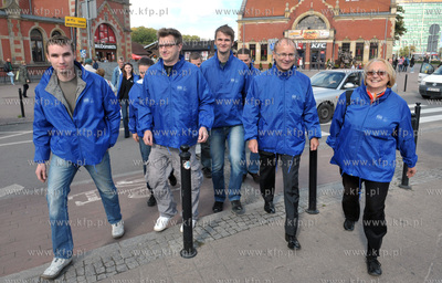 Akcja - "Czyste Przystanki" w ramach kampanii Zmieniamy...