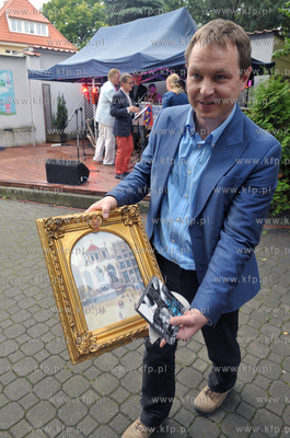 Festyn charytatywny Zeszyt dla Ucznia odby   si   na...