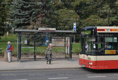 Gdańsk Siedlce, ul. Kartuska. Przystanek autobusowy...