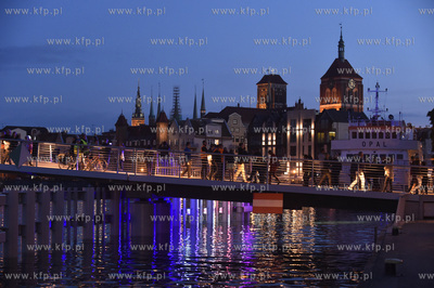 Gdańsk. Uroczyste otwarcie kładki na Ołowiankę....