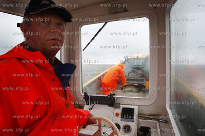 Zalew Wislany. Rybacy z Katow Rybackich Henryk Derkowski...