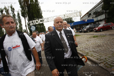 Gdansk. Akcja protestacyjna w obronie 
stoczni i miejsc...