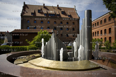 Gdańsk. Spichlerz Królewski na Ołowiance. Pokaz...