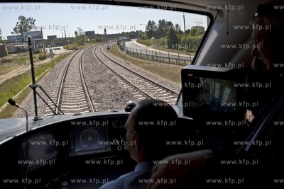 Przejazd i prezentacja składu PKM ze stacji Niedźwiednik...