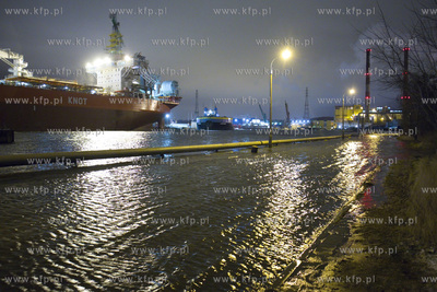 Zamknięta ul. Wiślna w gdańskiej Letnicy z powodu...