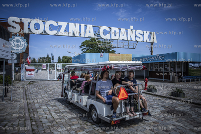 Historyczna brama nr 2 Stoczni Gdańskiej.
11.07.2019
fot....