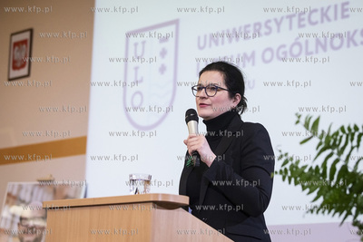 Uroczystość nadania Uniwersyteckiemu Liceum Ogólnokształcącemu...