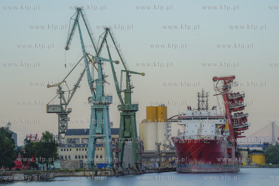 Gdańsk. Żurawie portowe. 07.07.2020 fot. Paweł Marcinko...
