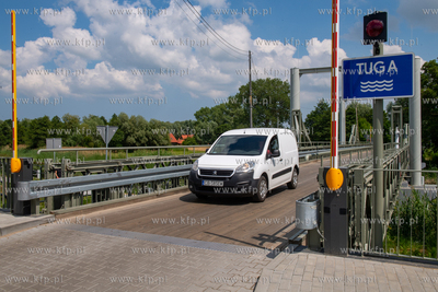 Pętla Żuławska. Zwodzony most nad Tugą w Żelichowie....