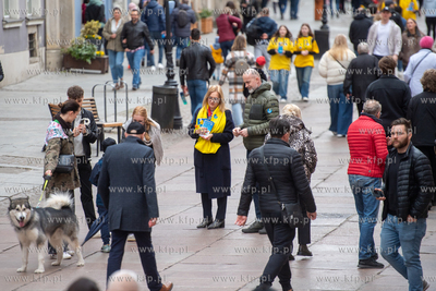 Gdańsk. Parada na finał Pól Nadziei. Nz. Magdalena...