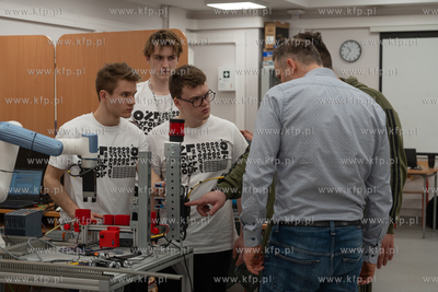 Zespół Szkół Łączności. Trzecie Ogólnopolskie...