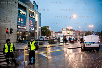 Gdansk Wrzeszcz. Ewakuacja Centrum Hadlowego Galeria...