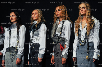 Gdansk, Dlugi Targ. Jarmark Dominikanski. Pokaz mody...