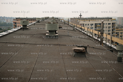 Gdansk. Zaspa. Dach wiezowca na ulicy Pilotow 8.
25.08.2011
fot....