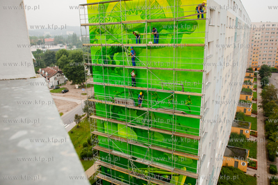 Gdansk. Zaspa. Pilotow 10. Demontaz rusztowania i odsloniecie...