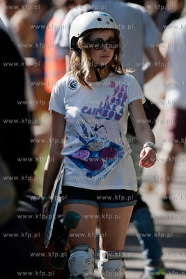 Sopot. Ul. Reja. II edycja Longboard Piknik, zawodow...