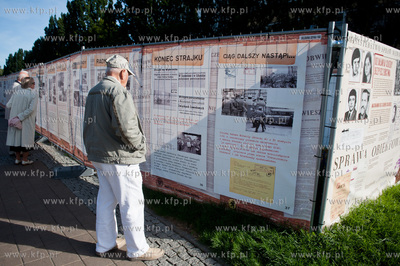 Gdynia. Skwer Kosciuszki. Wystawa plenerowa z okazji...