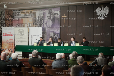 Gdansk. Sala BHP Stoczni Gdanskiej. Prezentacja 2 tomu...