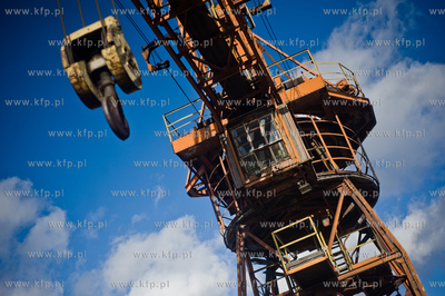 Stocznia Gdanska. Przekazanie wylaczonego z uzytku...