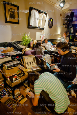 Gdynia. Klub Desdemona. Muzyczny Pchli Targ, ipreza...